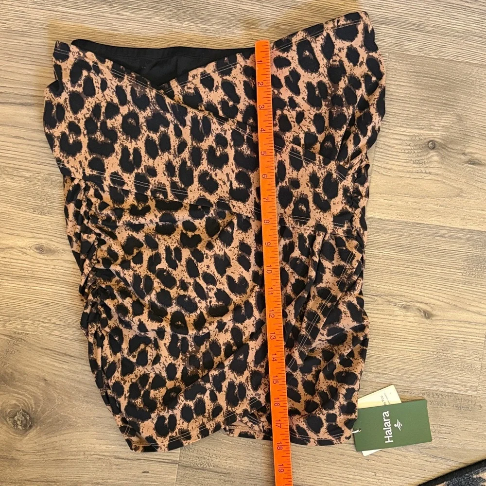 HALARA Leopard Print Ruched Mini Skirt in Beige and Black - Picture 13 of 16
